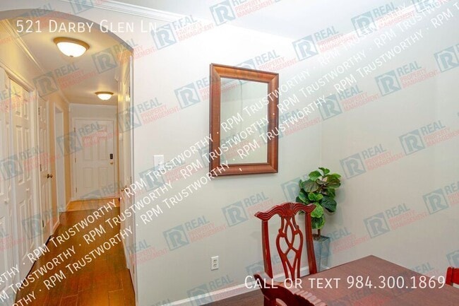 Building Photo - 521 Darby Glen Ln