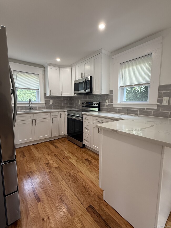 Building Photo - 30 Olds St