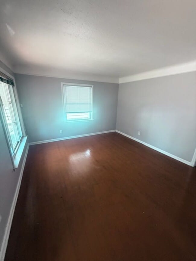 Building Photo - A Single family home with Garage in Garfield Heights
