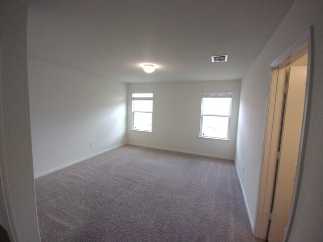 Building Photo - 6127 Lakefront