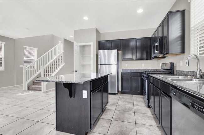Building Photo - Immaculate 3 Bed / 2.5 Bath Home for Lease...