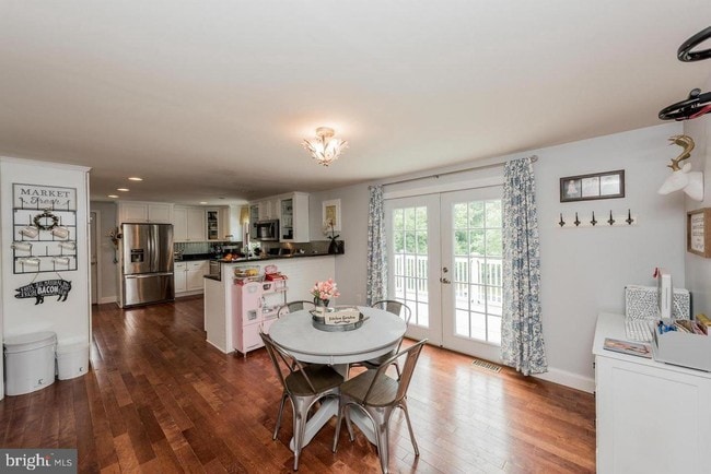 Building Photo - 6135 Waterloo Rd