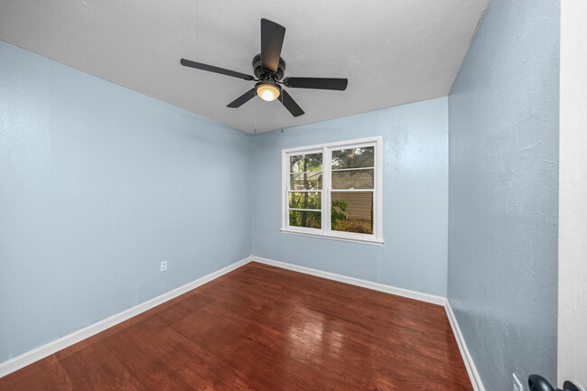 Building Photo - 2411 NW 35th St