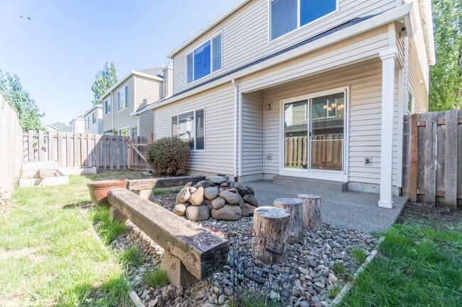 Building Photo - Beautiful Bethany 3 Bedroom Near Parks & Schools!