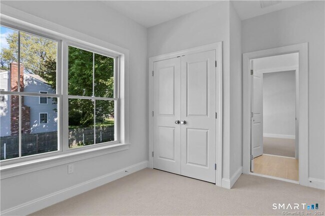 Building Photo - 348 Halley Ave