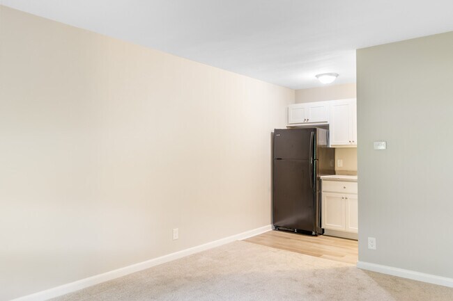Building Photo - 3140 S 48th St