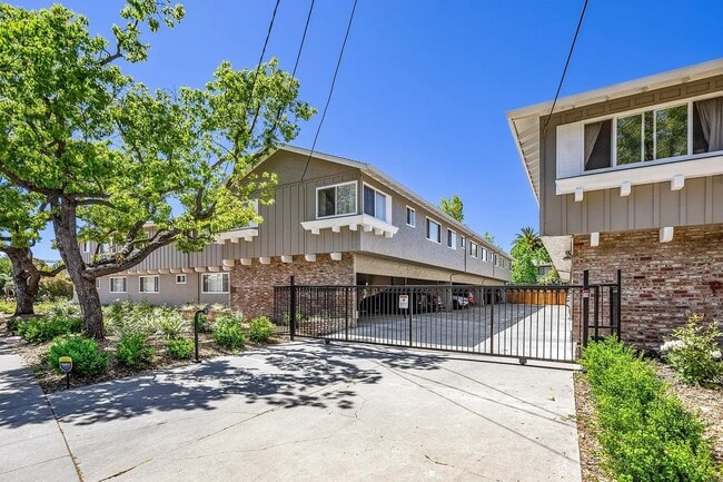 Building Photo - 220 Ventura Ave