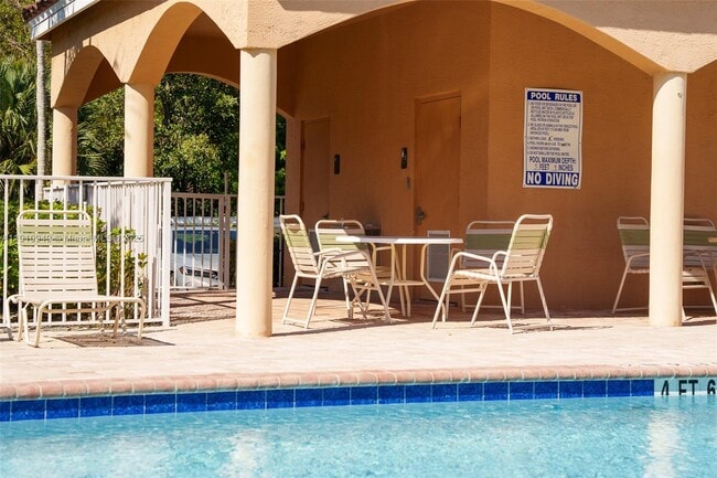 Building Photo - 509 E Sheridan St