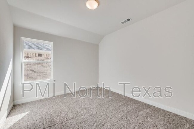 Building Photo - 309 Amenduni Ln