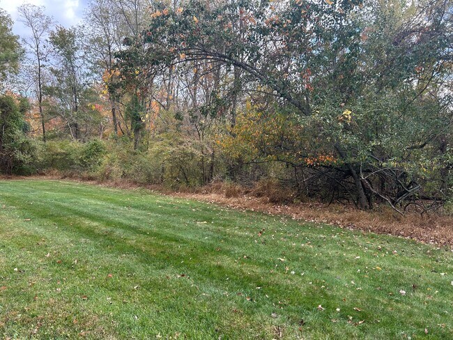 Building Photo - 13 Quince Ct