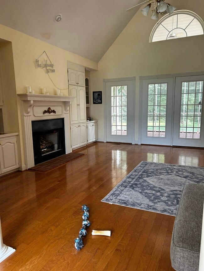 Building Photo - 11 W Deer Trail