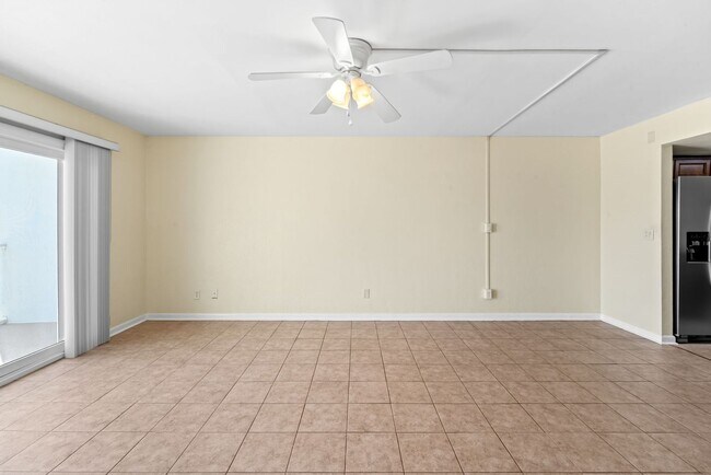 Building Photo - Oceanfront 2 Bedroom Condo with Stunning Views