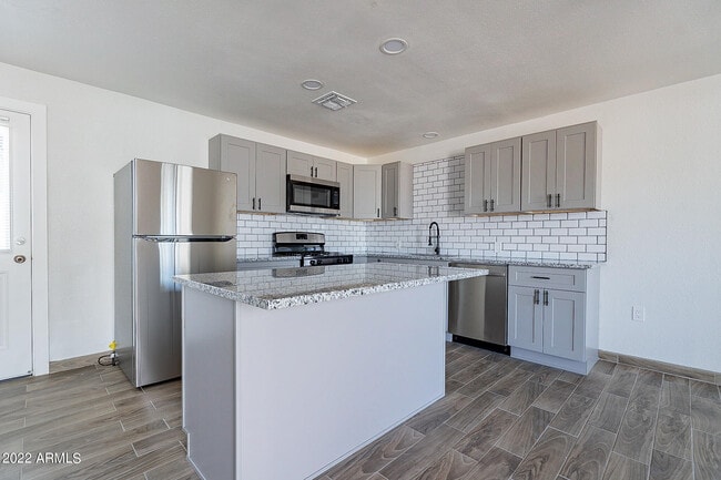 Building Photo - 37 E El Parque Dr