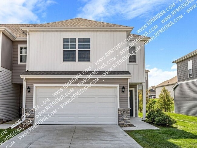 Primary Photo - 2578 SE Morningdew Dr