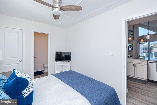 Building Photo - 148 Captains Quarters Rd