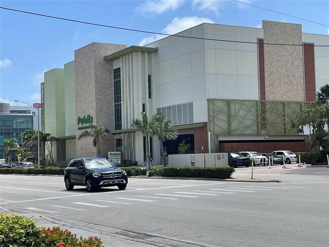 Building Photo - 3001 S Ocean Dr