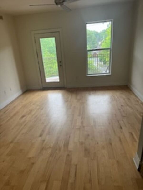 Building Photo - 2411 Brownsboro Rd
