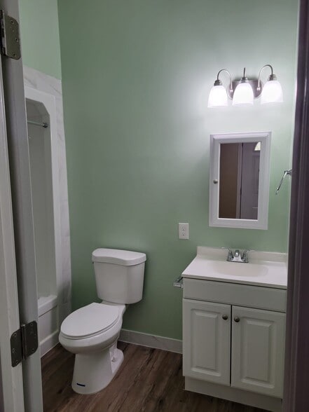 Building Photo - 300 Glade Springs Rd