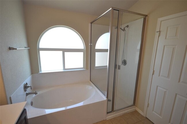 Building Photo - 409 Riverine Way