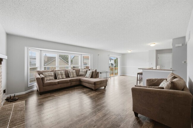 Building Photo - 5012 Joshua Dr