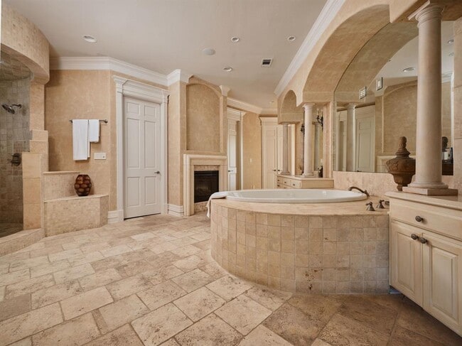 Building Photo - 2705 Island Ledge Cove
