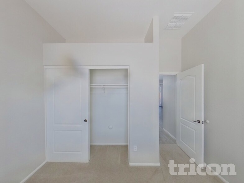 Building Photo - 17601 N Vera Cruz Ave