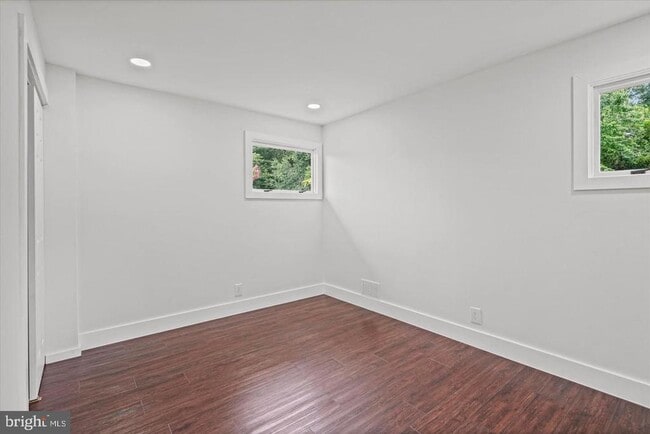 Building Photo - 750 Tydings Rd