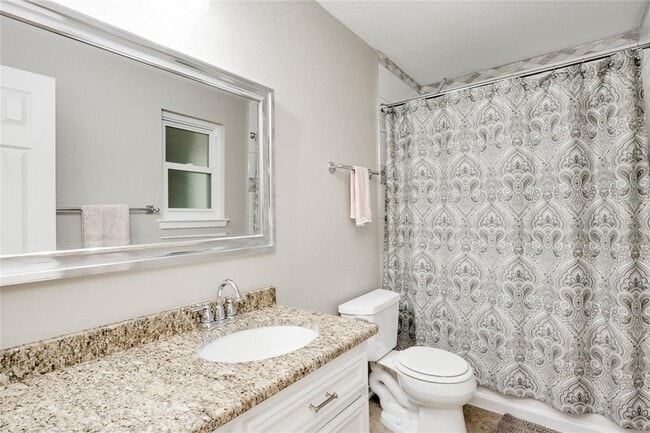 Building Photo - 6621 Mesa Hollow Dr
