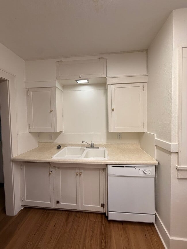 Building Photo - Corner lot 2-bedroom Bungalow