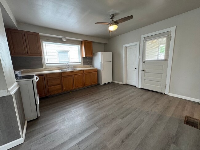 Building Photo - Room to Roam: Rent this 'Yardtastic' 2 Bed...