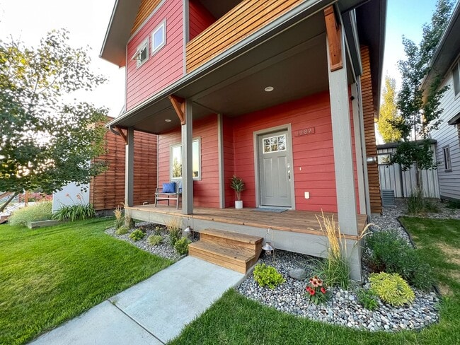 Building Photo - Charming Downtown Retreat: A Unique Blend of Urban Living and Montana Charm in Bozeman