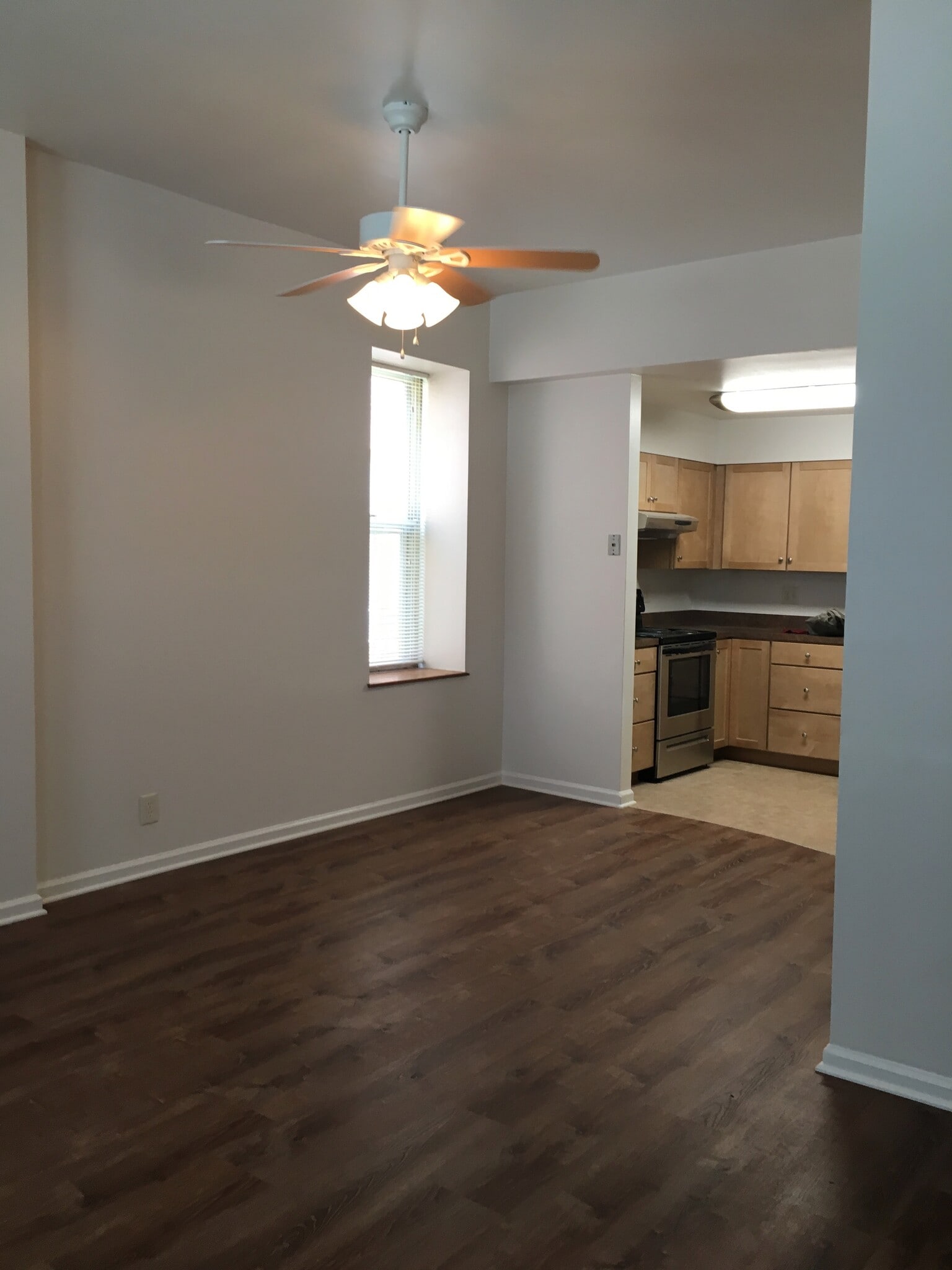 Building Photo - 3504 Vista Ave