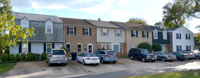 Primary Photo - Washington Square Townhomes