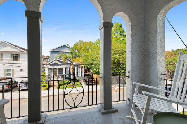 Front Balcony - 5524 Willow St