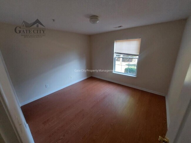 Building Photo - 905 Hanahan Ct