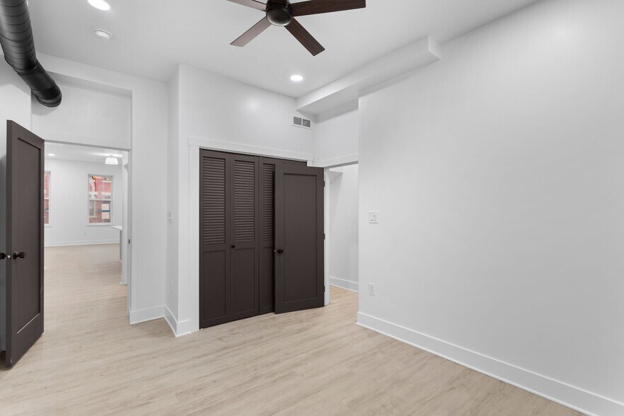 Bedroom Closet - 2035 Forbes Ave