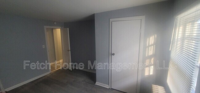 Building Photo - 3 N Main St