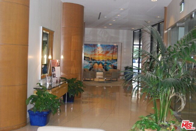 Building Photo - 4314 Marina City Dr