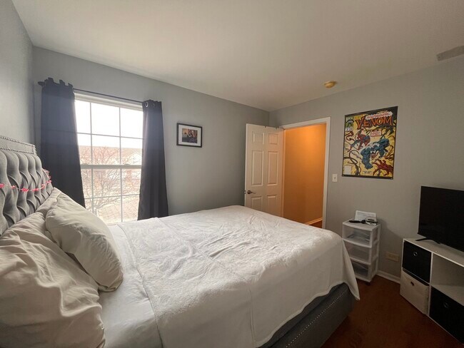 Building Photo - 610 Lakeridge Ct