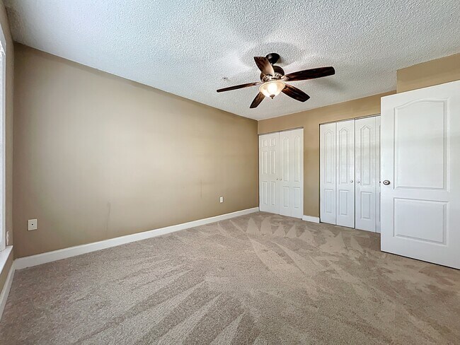 Building Photo - 2065 Dixie Belle Dr