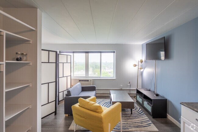 Studio, 1BA - 425 SF - The Bradford 272