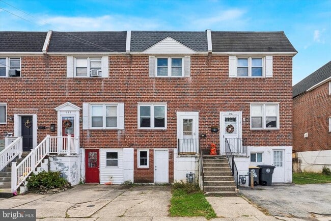 Building Photo - 334 Mary St