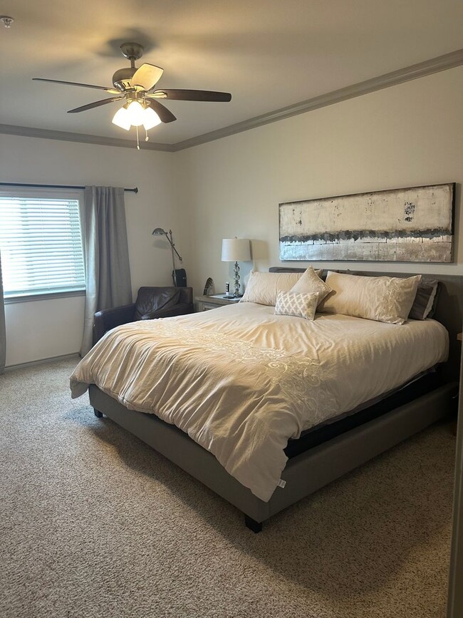Building Photo - 3/2.5 Townhome in Burleson