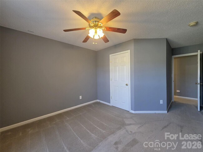 Building Photo - 8417 Appledale Dr