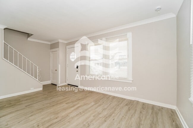 Building Photo - 3606 Leybourn Ave