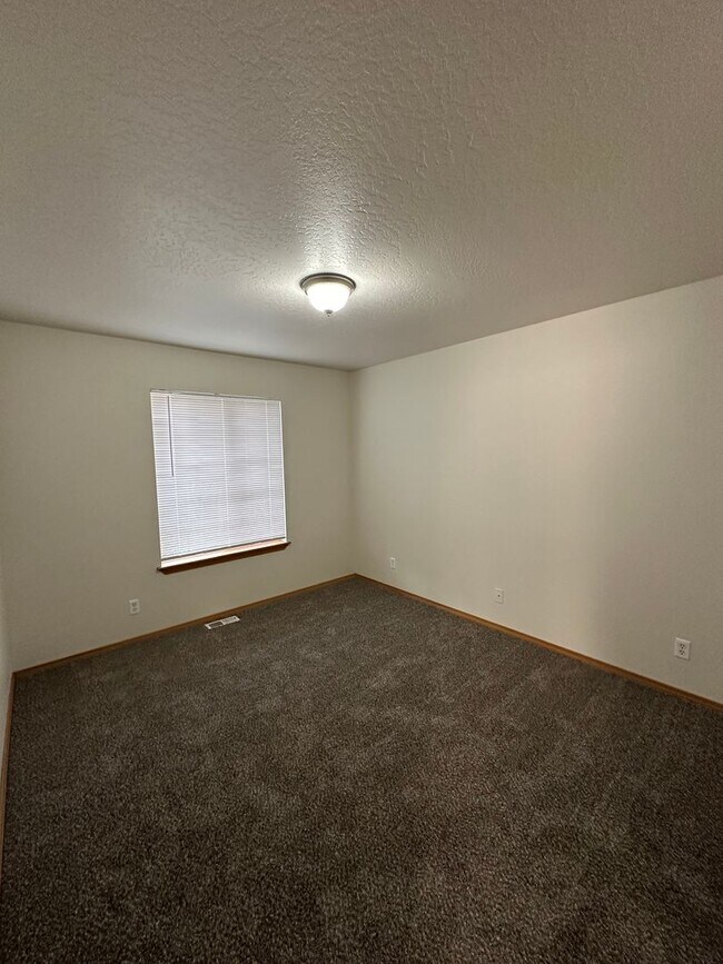 Building Photo - 6438 Trestle