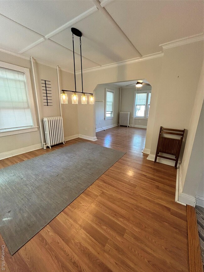 Building Photo - 24 Arnold Ave