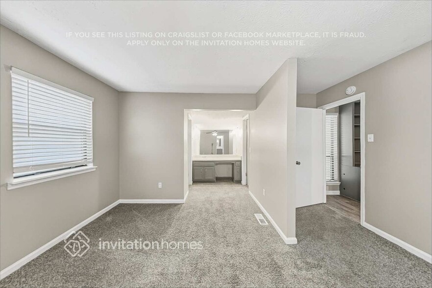 Building Photo - 6572 Oakwood Dr