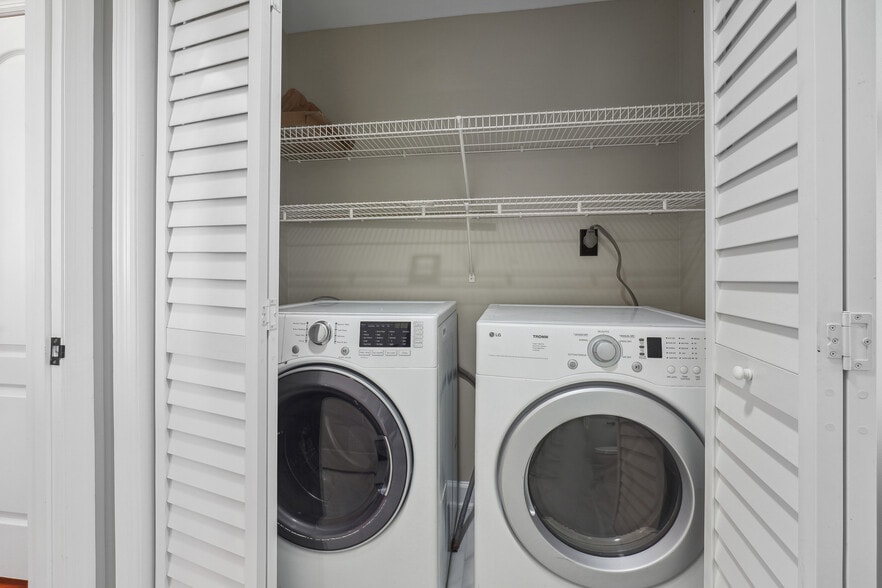 Building Photo - 3475 Oak Valley Rd NE