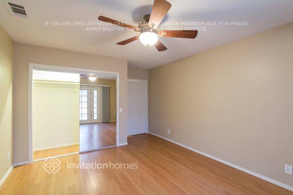 Building Photo - 819 W 148th Pl